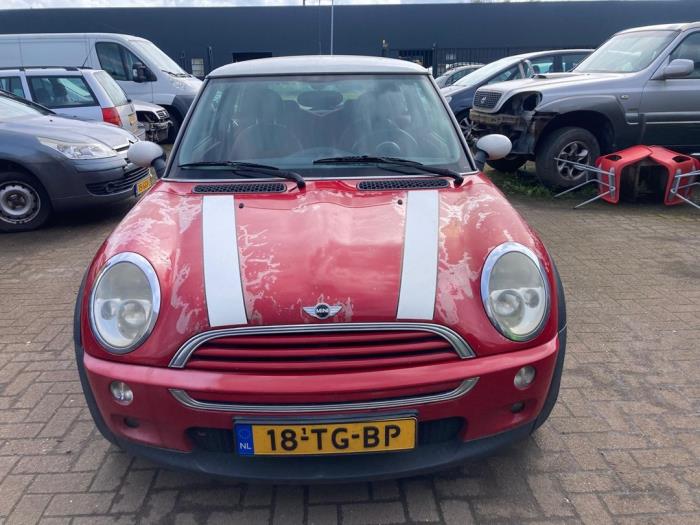 Używane Komputer pokladowy BMW Mini (R50/53) 1.6 16V Cooper Cena € 75,00 Procedura marży oferowane przez Boekholt autodemontage B.V