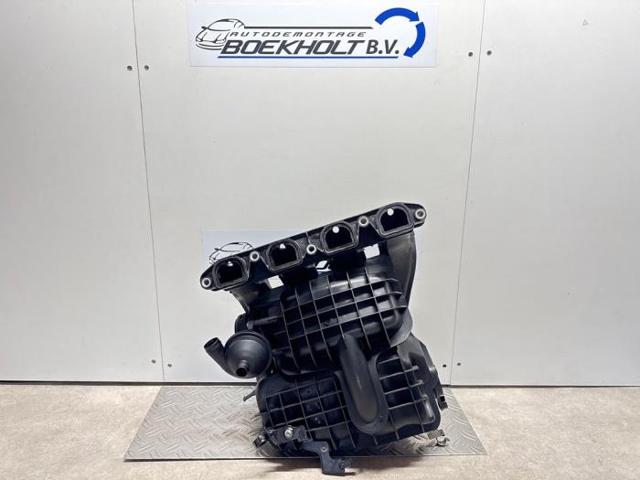 Używane Kolektor dolotowy BMW 3 serie Touring (E91) 318i 16V Cena € 49,00 Procedura marży oferowane przez Boekholt autodemontage B.V