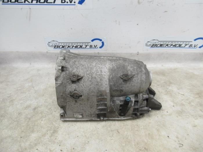 Usagé Cache boite de vitesses Mercedes C (W203) 1.8 C-200K 16V Prix € 75,00 Règlement à la marge proposé par Boekholt autodemontage B.V