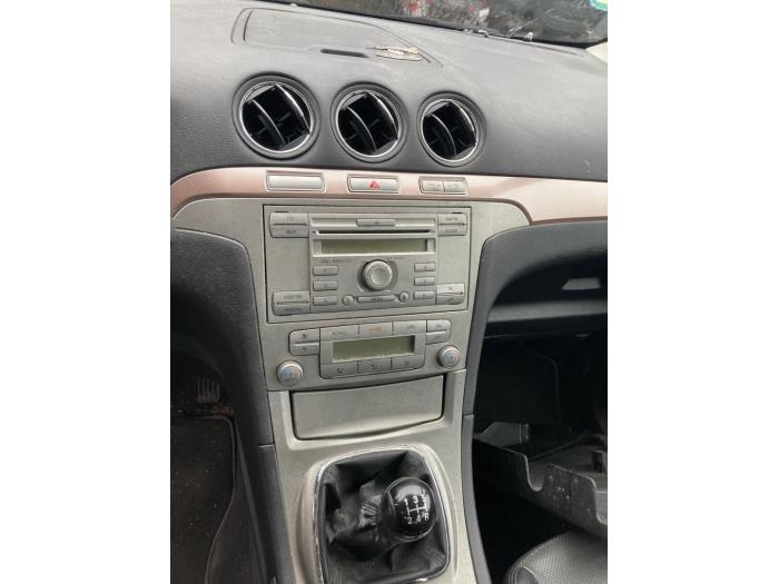 Używane Panel climatronic Ford Galaxy (WA6) 2.0 16V Cena € 90,00 Procedura marży oferowane przez Boekholt autodemontage B.V
