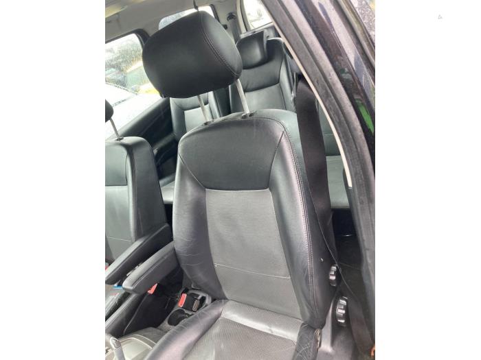 Używane Zaglówek Ford Galaxy (WA6) 2.0 16V Cena € 30,00 Procedura marży oferowane przez Boekholt autodemontage B.V