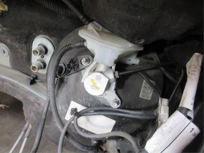 Usagé Servo frein Peugeot 308 (4A/C) 1.6 VTI 16V Prix € 49,00 Règlement à la marge proposé par Boekholt autodemontage B.V
