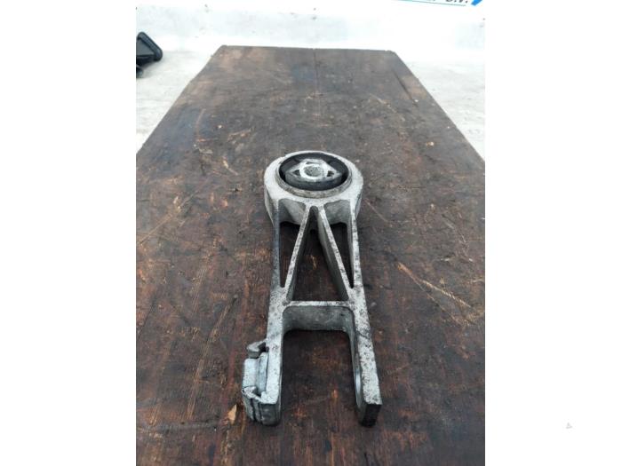 Used Engine mount Peugeot Boxer (U9) 3.0 HDi 160 Euro 4 Price € 69,00 Margin scheme offered by Boekholt autodemontage B.V