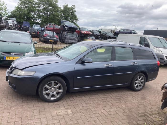 Tankklappe van een Honda Accord Tourer (CM/CN) 2.2 CTDi 16V 2004