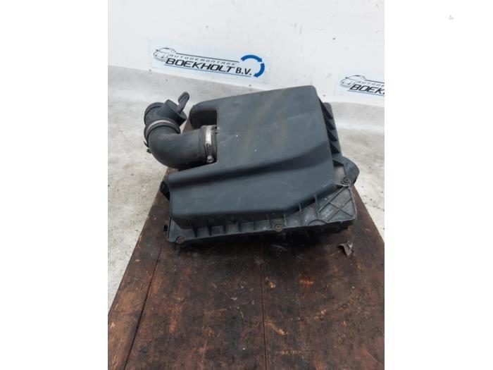 Gebrauchte Luftfiltergehäuse Opel Astra H GTC (L08) 1.6 16V Twinport Preis € 30,00 Margenregelung angeboten von Boekholt autodemontage B.V
