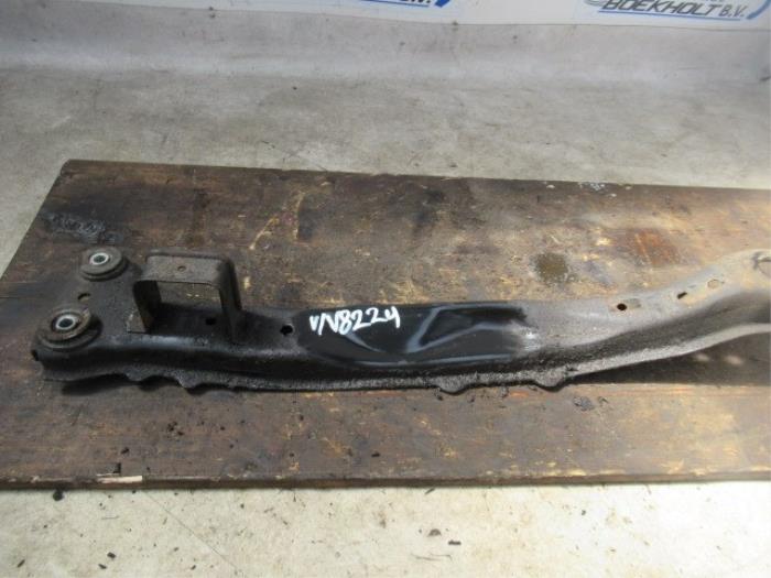 Support boîte de vitesse d'un Daihatsu Gran Move 1.6 16V 2002