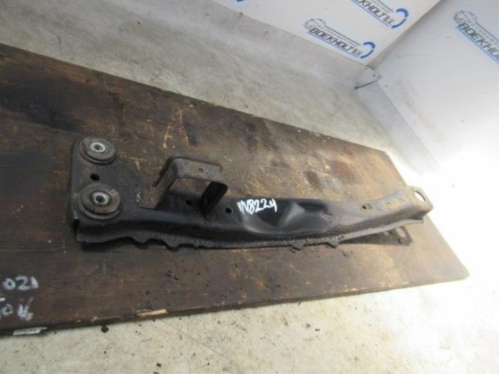 Support boîte de vitesse d'un Daihatsu Gran Move 1.6 16V 2002