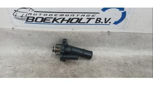 Usados Cuerpo de termostato Ford Galaxy (WA6) 2.0 16V Precio € 25,00 Norma de margen ofrecido por Boekholt autodemontage B.V