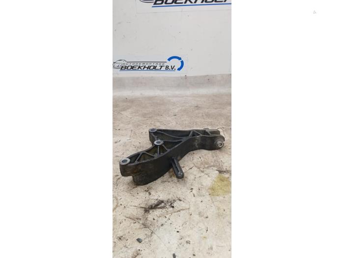 Used Engine mount Opel Zafira (M75) 2.2 16V Direct Ecotec Price € 24,00 Margin scheme offered by Boekholt autodemontage B.V