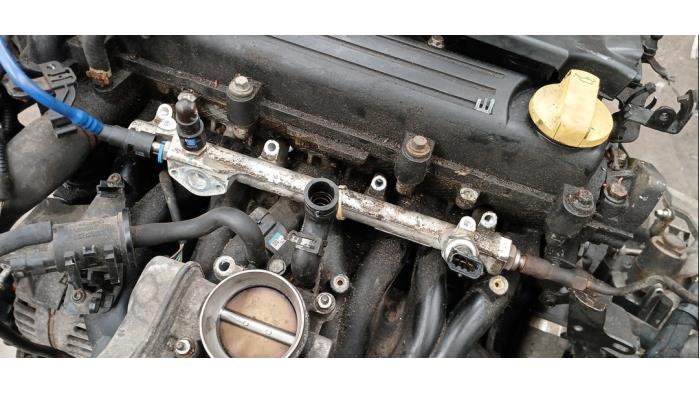 Usagé Système d'injection Opel Zafira (M75) 2.2 16V Direct Ecotec Prix € 45,00 Règlement à la marge proposé par Boekholt autodemontage B.V