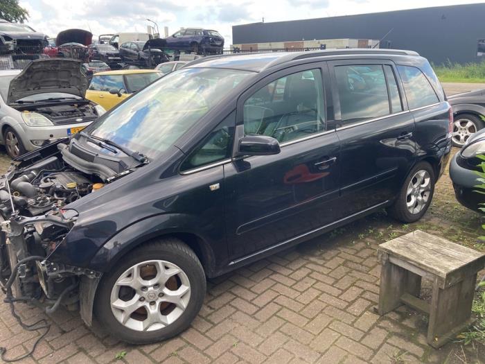 Begagnade Klakson Opel Zafira (M75) 2.2 16V Direct Ecotec Pris € 21,00 Marginaltabell erbjuds av Boekholt autodemontage B.V