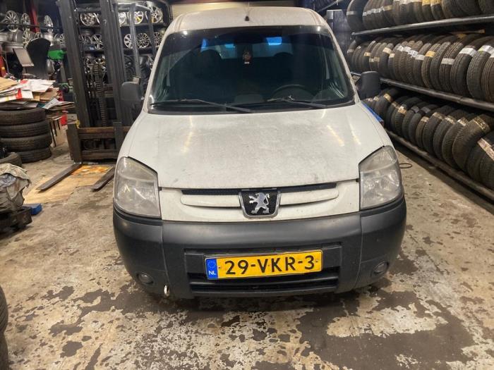 Gebrauchte Luftfiltergehäuse Peugeot Partner 1.6 HDI 75 Preis € 57,00 Margenregelung angeboten von Boekholt autodemontage B.V