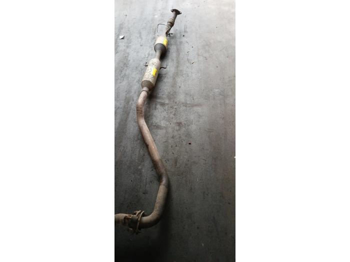 Usagé Catalyseur Toyota Avensis Wagon (T25/B1E) 2.2 D-4D 16V D-CAT Prix € 150,00 Règlement à la marge proposé par Boekholt autodemontage B.V