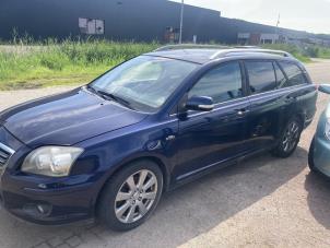 Usagé Butée 4portes avant gauche Toyota Avensis Wagon (T25/B1E) 2.2 D-4D 16V D-CAT Prix € 21,00 Règlement à la marge proposé par Boekholt autodemontage B.V