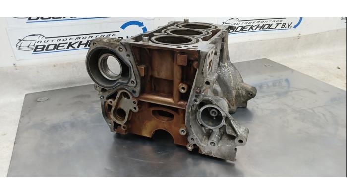 Motor Unterblock van een Volkswagen Polo IV (9N1/2/3) 1.2 12V 2003