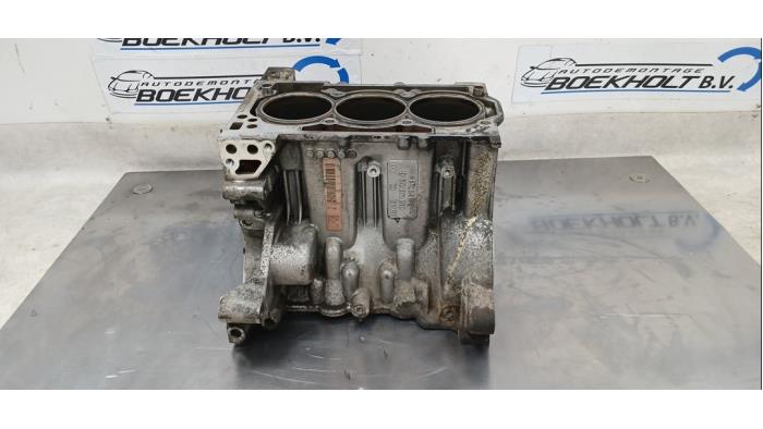 Motor Unterblock van een Volkswagen Polo IV (9N1/2/3) 1.2 12V 2003