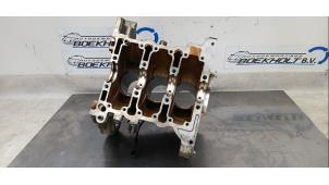 Motor Unterblock van een Volkswagen Polo IV (9N1/2/3) 1.2 12V 2003