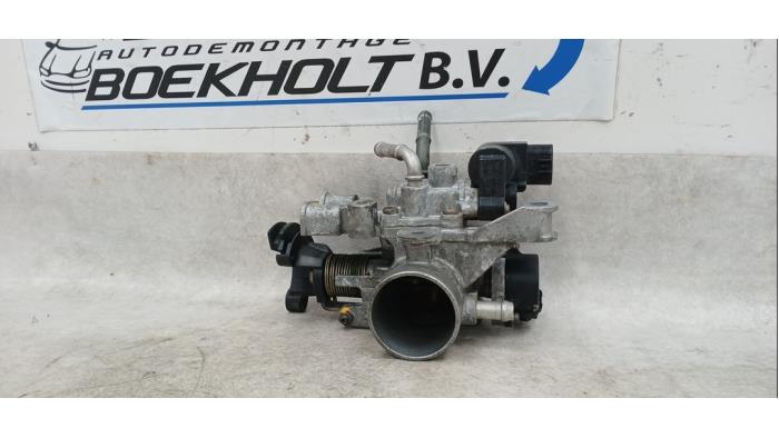 Begagnade Spjällhus Daihatsu Cuore (L251/271/276) 1.0 12V DVVT Pris € 25,00 Marginaltabell erbjuds av Boekholt autodemontage B.V