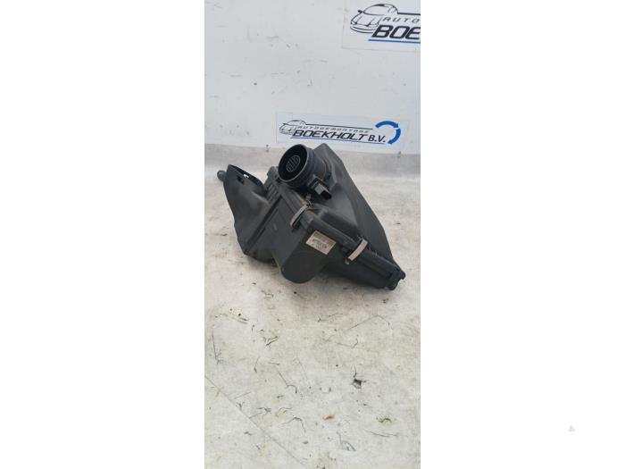 Begagnade Luftfilterhus BMW 3 serie Touring (E91) 318d 16V Pris € 39,00 Marginaltabell erbjuds av Boekholt autodemontage B.V