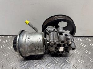Pompe de direction d'un Toyota Avensis Wagon (T25/B1E) 2.2 D-4D 16V D-CAT 2007