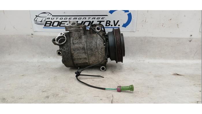Usagé Compresseur de clim Volkswagen Passat Variant (3B6) 2.0 20V Prix € 45,00 Règlement à la marge proposé par Boekholt autodemontage B.V