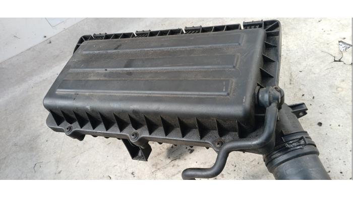 Gebrauchte Luftfiltergehäuse Volkswagen Polo IV (9N1/2/3) 1.4 16V Preis € 36,00 Margenregelung angeboten von Boekholt autodemontage B.V