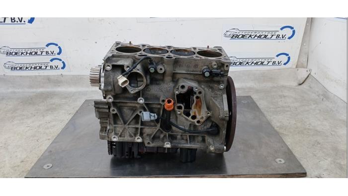 Used Engine crankcase Volkswagen Passat (3C2) 2.0 FSI 16V Price € 228,69 Inclusive VAT offered by Boekholt autodemontage B.V