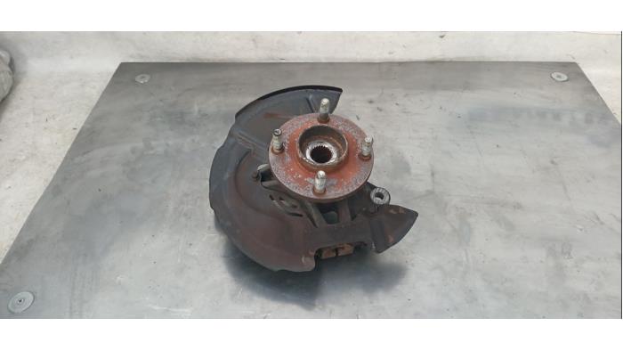 Front wheel hub from a Ford Fiesta 7 1.0 EcoBoost 12V 100 2017