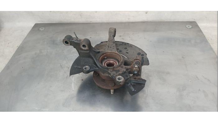 Front wheel hub from a Ford Fiesta 7 1.0 EcoBoost 12V 100 2017