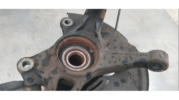 Front wheel hub from a Ford Fiesta 7 1.0 EcoBoost 12V 100 2017