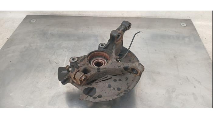 Front wheel hub from a Ford Fiesta 7 1.0 EcoBoost 12V 100 2017