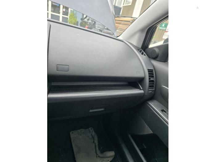 Gebrauchte Handschuhfach Mazda 5 (CR19) 1.8i 16V Preis € 27,00 Margenregelung angeboten von Boekholt autodemontage B.V