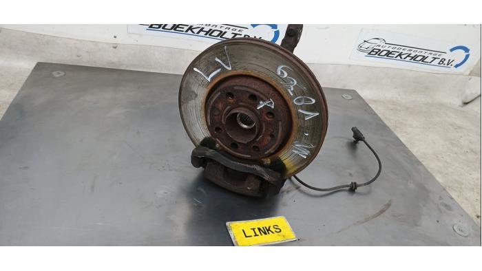 Gebrauchte Bremszange links vorne Fiat Grande Punto (199) 1.2 Preis € 30,00 Margenregelung angeboten von Boekholt autodemontage B.V