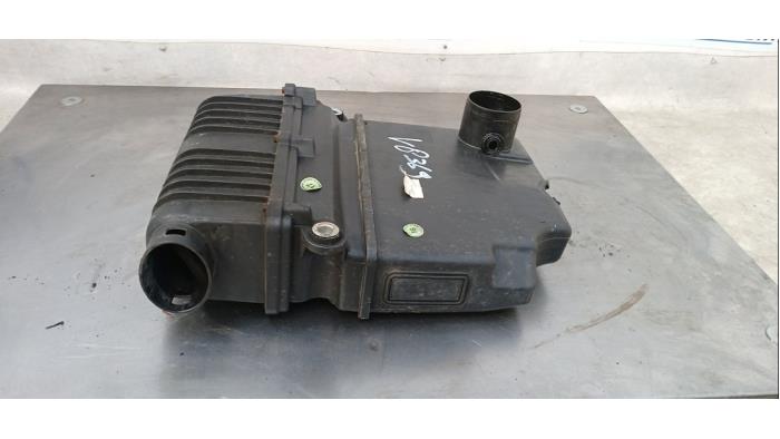 Gebrauchte Luftfiltergehäuse Fiat Grande Punto (199) 1.2 Preis € 48,00 Margenregelung angeboten von Boekholt autodemontage B.V