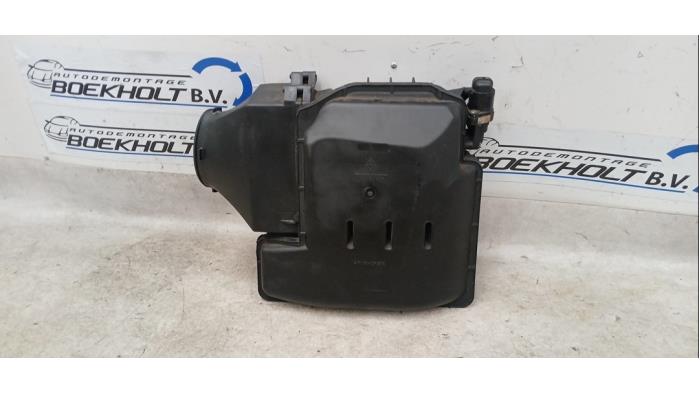 Begagnade Luftfilterhus Dacia Logan MCV I (KS) 1.6 16V Pris € 35,00 Marginaltabell erbjuds av Boekholt autodemontage B.V
