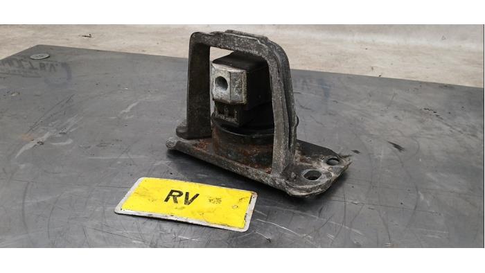Used Engine mount Nissan Primastar 1.9 dCi 80 Price € 33,00 Margin scheme offered by Boekholt autodemontage B.V