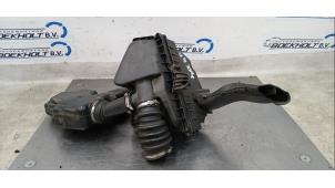 Usagé Boîtier filtre à air Ford S-Max (GBW) 2.0 16V Prix € 45,00 Règlement à la marge proposé par Boekholt autodemontage B.V