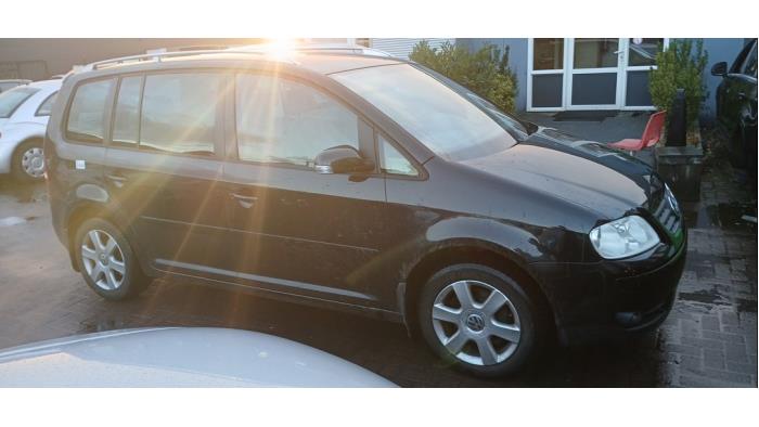 Usagé Radiateur Volkswagen Touran (1T1/T2) 2.0 FSI 16V Prix € 36,00 Règlement à la marge proposé par Boekholt autodemontage B.V