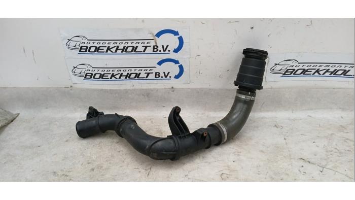 Gebrauchte Intercooler Rohr Opel Vivaro B 1.6 CDTI 90 Preis € 75,00 Margenregelung angeboten von Boekholt autodemontage B.V