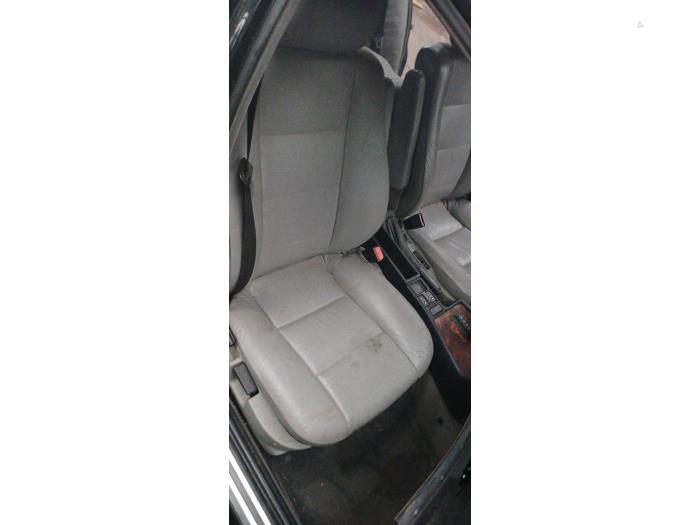 Używane Fotel prawy BMW 5 serie Touring (E34) 520i 24V Cena € 123,00 Procedura marży oferowane przez Boekholt autodemontage B.V