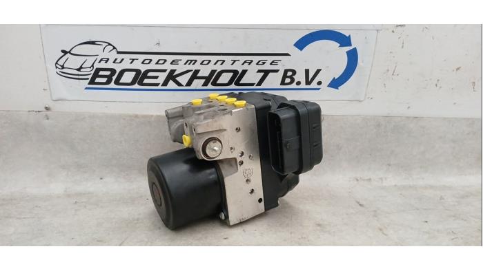 Usagé Pompe ABS Lexus IS (E2) 250 2.5 V6 24V Prix € 249,00 Règlement à la marge proposé par Boekholt autodemontage B.V