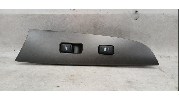 Usados Interruptor de ventanilla eléctrica Lexus IS (E2) 250 2.5 V6 24V Precio € 36,00 Norma de margen ofrecido por Boekholt autodemontage B.V