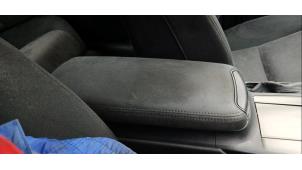 Używane Podlokietnik Lexus IS (E2) 250 2.5 V6 24V Cena € 39,00 Procedura marży oferowane przez Boekholt autodemontage B.V