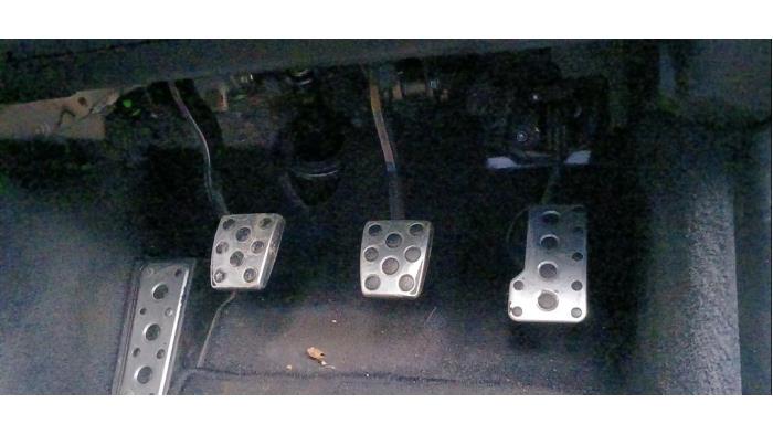 Używane Pedal hamulca Lexus IS (E2) 250 2.5 V6 24V Cena € 75,00 Procedura marży oferowane przez Boekholt autodemontage B.V