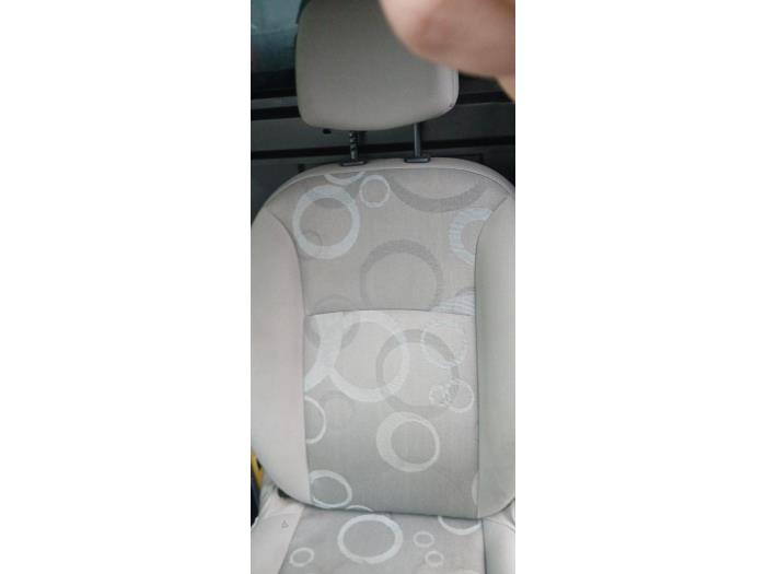 Używane Zaglówek Renault Kangoo Express (FW) 1.5 dCi 90 FAP Cena € 25,00 Procedura marży oferowane przez Boekholt autodemontage B.V