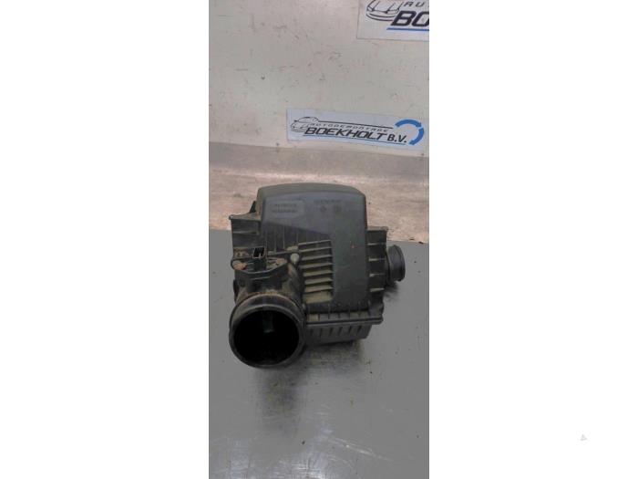 Begagnade Luftfilterhus Renault Espace (JK) 3.5 V6 24V Phase I Pris € 45,00 Marginaltabell erbjuds av Boekholt autodemontage B.V