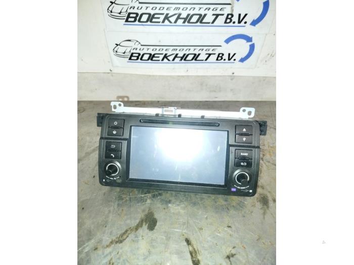 Używane Nawigacja CD BMW 3 serie Touring (E46/3) 316i 16V Cena € 123,00 Procedura marży oferowane przez Boekholt autodemontage B.V