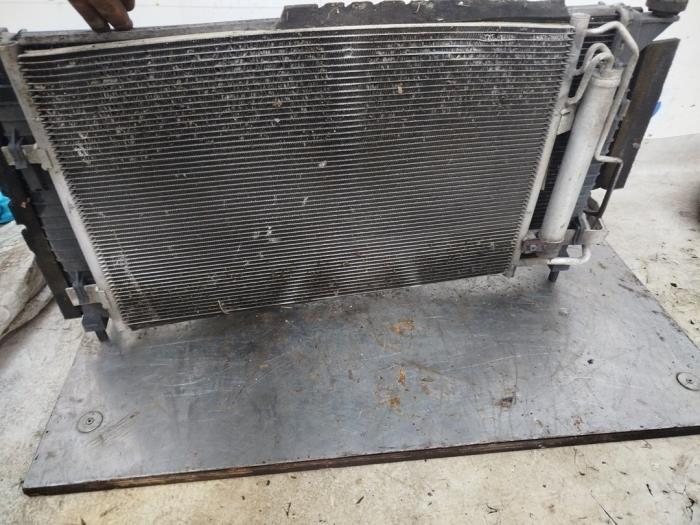 Usagé Radiateur Mazda 3 Sport (BL14/BLA4/BLB4) 1.6i MZR 16V Prix € 45,00 Règlement à la marge proposé par Boekholt autodemontage B.V