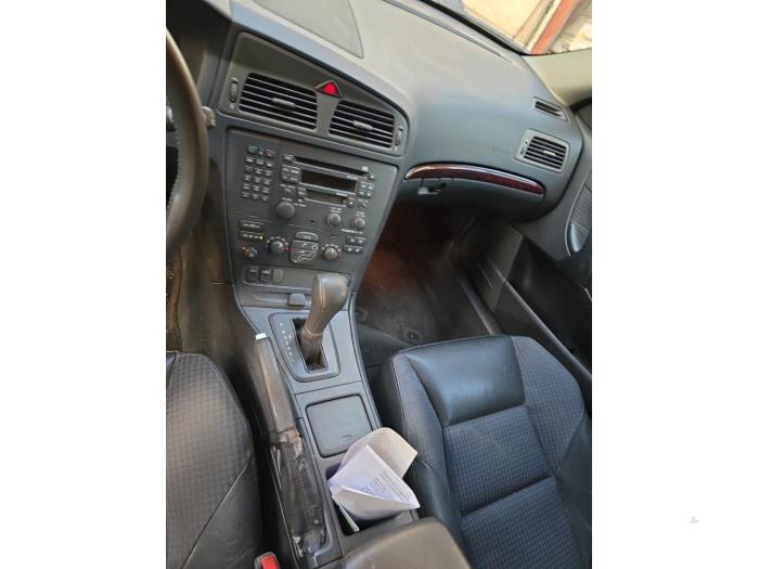 Używane Panel climatronic Volvo V70 (SW) 2.4 D5 20V Cena € 75,00 Procedura marży oferowane przez Boekholt autodemontage B.V