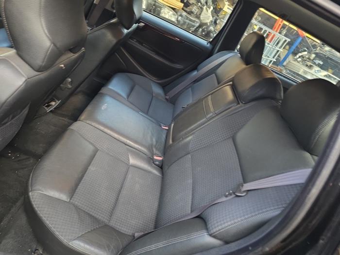 Używane Zaglówek Volvo V70 (SW) 2.4 D5 20V Cena € 30,00 Procedura marży oferowane przez Boekholt autodemontage B.V